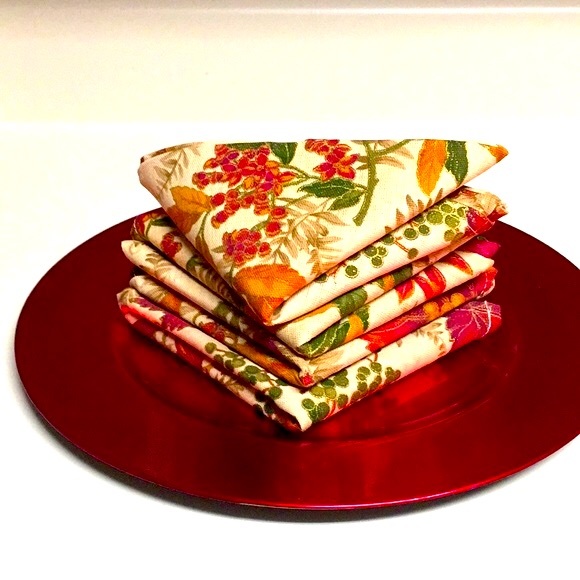 Set of Four Thanksgiving Table Napkin - Picture 2 of 6